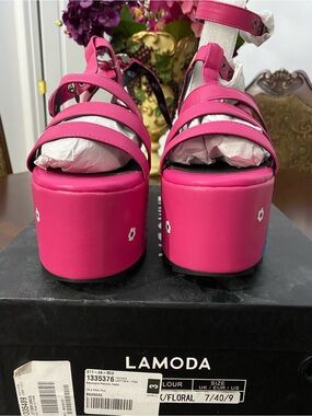 Moda Hot Pink Floral Platform Sandals